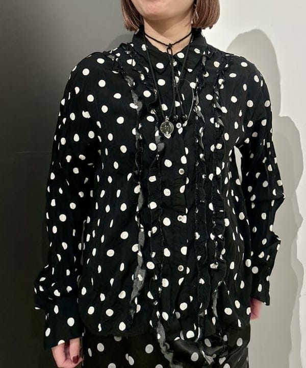 早川 萌子さんの「BEAMS WOMEN｜ドット クリンクル フリル シャツ」を使ったコーディネート