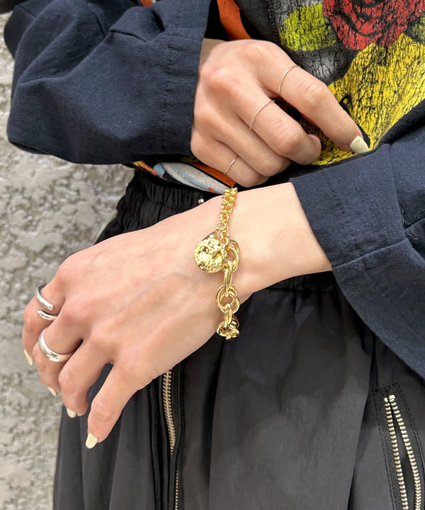 ササキさんの「BEAMS WOMEN｜サイドライン ギャザー スカート」を使ったコーディネート