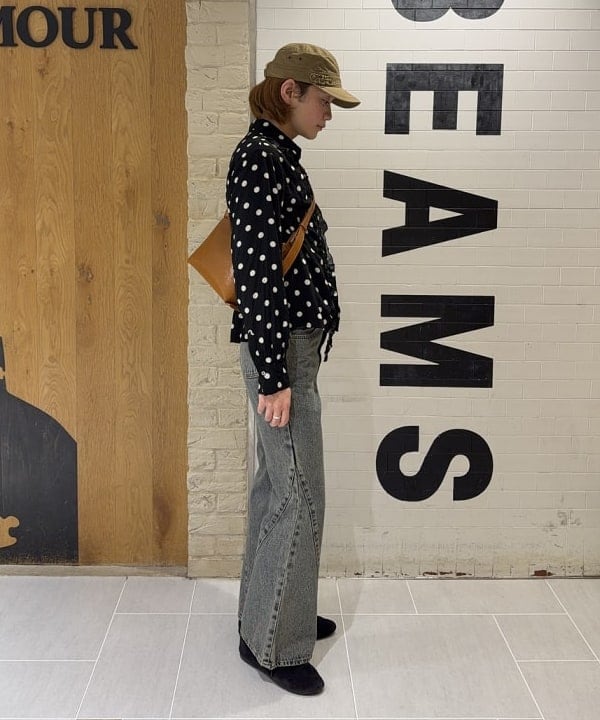 マツミヤさんの「BEAMS WOMEN｜ドット クリンクル フリル シャツ」を使ったコーディネート