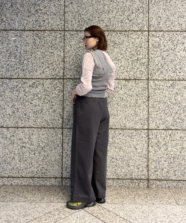 水野 萌香さんの「BEAMS WOMEN｜maturely / プレーティング ワンショルダー ベスト」を使ったコーディネート