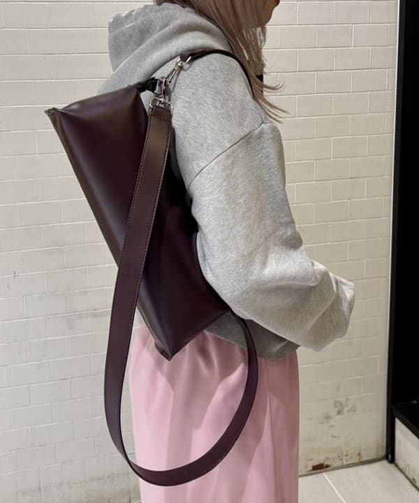 ヒカリさんの「BEAMS WOMEN｜サテン レースキリカエ タイト スカート」を使ったコーディネート