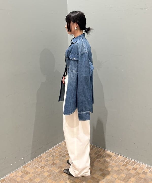 大槻 まひろさんの「BEAMS WOMEN｜AK+1 / インタック セミワイド パンツ」を使ったコーディネート