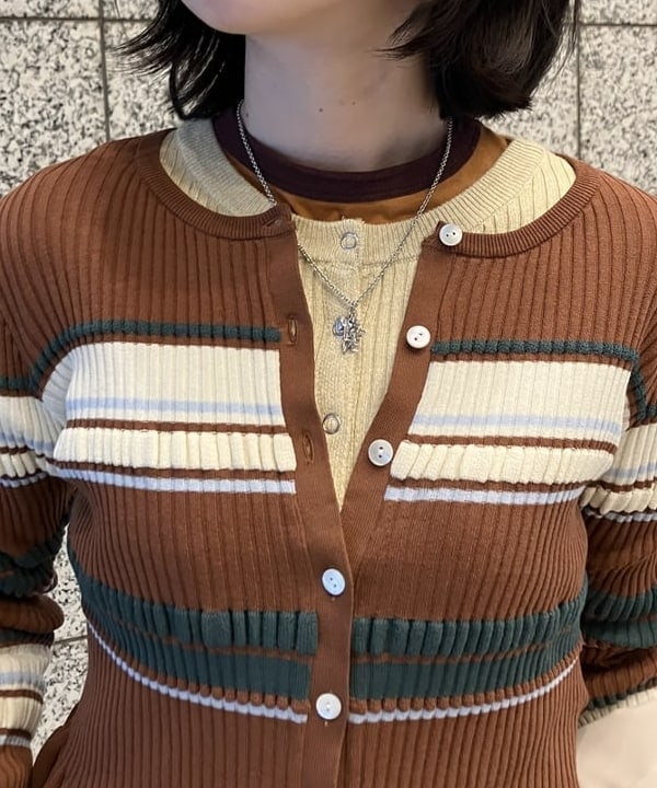 加歩さんの「BEAMS WOMEN｜リブ マルチボーダー カーディガン」を使ったコーディネート