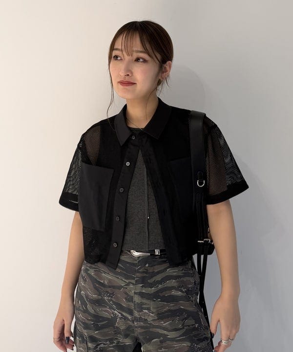 松本 佳菜子さんの「BEAMS WOMEN｜ワイド ショルダー バッグ」を使ったコーディネート