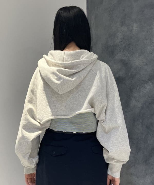にしだてさんの「BEAMS WOMEN｜スウェット ボレロ」を使ったコーディネート