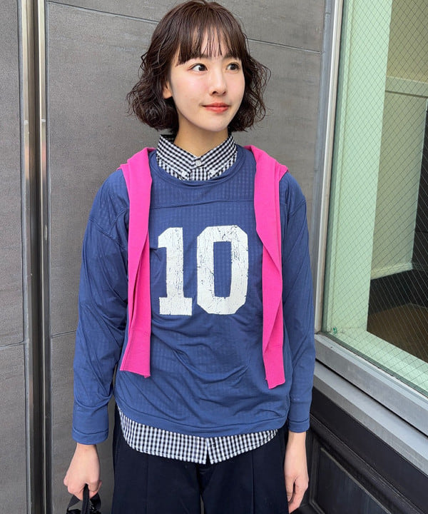 み　う　ちさんの「BEAMS WOMEN｜BRIEFING &times; BEAMS BOY / 別注 ヘルメット バッグ」を使ったコーディネート