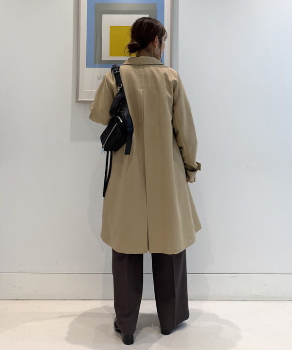 松本 佳菜子さんの「BEAMS WOMEN｜ダブルクロス ステンカラー コート」を使ったコーディネート