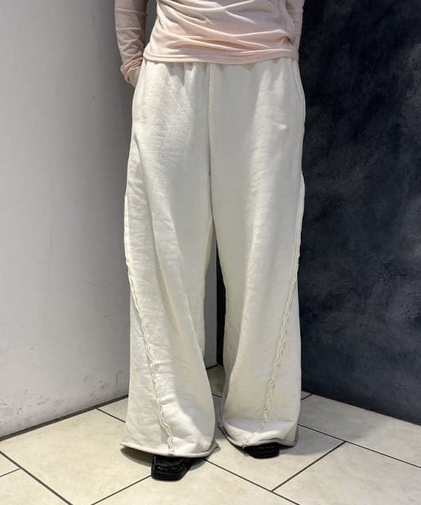 星野 真依さんの「BEAMS WOMEN｜アシメ ネック ドレープ」を使ったコーディネート