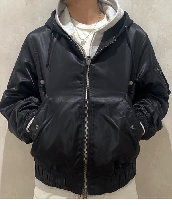 ムファサさんの「BEAMS WOMEN｜【別注】REMI RELIEF / Sweat Zip Hoodie Heather Grey」を使ったコーディネート