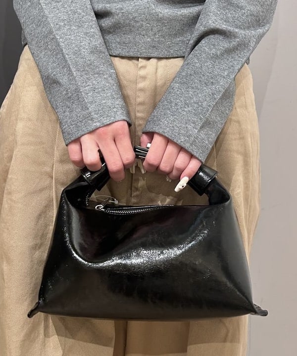 ando naoさんの「BEAMS WOMEN｜ワイド タック チノ パンツ」を使ったコーディネート