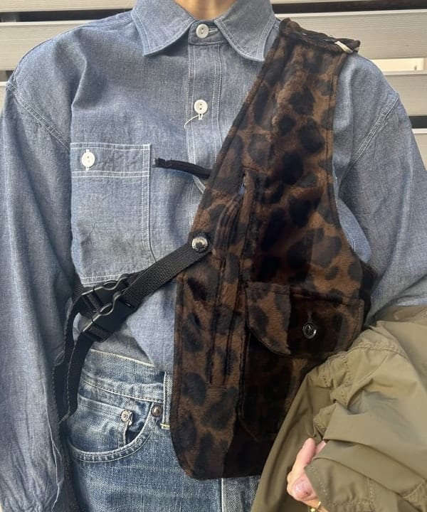 MATSUMOTO AMIさんの「BEAMS WOMEN｜BRIEFING &times; BEAMS BOY / 別注 ヘルメット バッグ」を使ったコーディネート