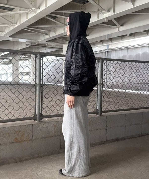 しゅうとさんの「BEAMS WOMEN｜フェイクレイヤード フライトジャケット【ワイドショートフィット】」を使ったコーディネート