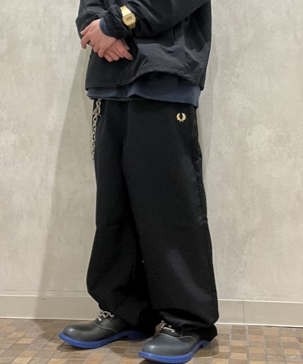 菊田 悠さんの「BEAMS WOMEN｜【別注】FRED PERRY / SHELL PANT 26SS」を使ったコーディネート