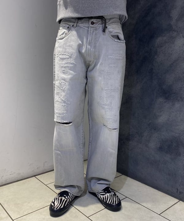 植木 竜也さんの「BEAMS WOMEN｜フェード ダメージ デニムパンツ 【ワイドストレートフィット】」を使ったコーディネート