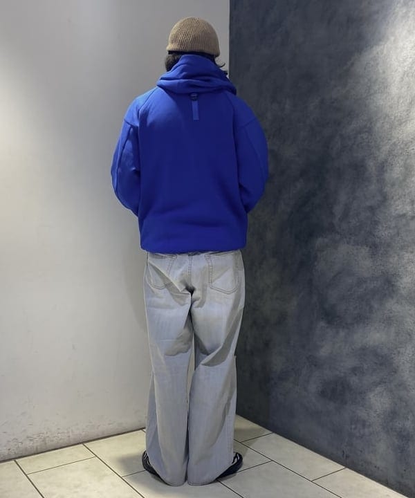 植木 竜也さんの「BEAMS WOMEN｜フェード ダメージ デニムパンツ 【ワイドストレートフィット】」を使ったコーディネート