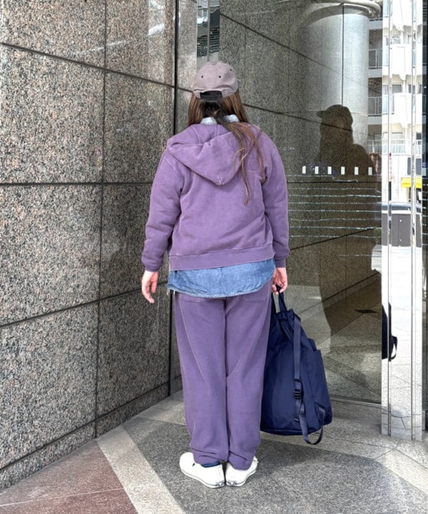 サイトウ　トモミさんの「BEAMS WOMEN｜【別注】Healthknit &times; maturely / トンプキンス フルジップ パーカー」を使ったコーディネート