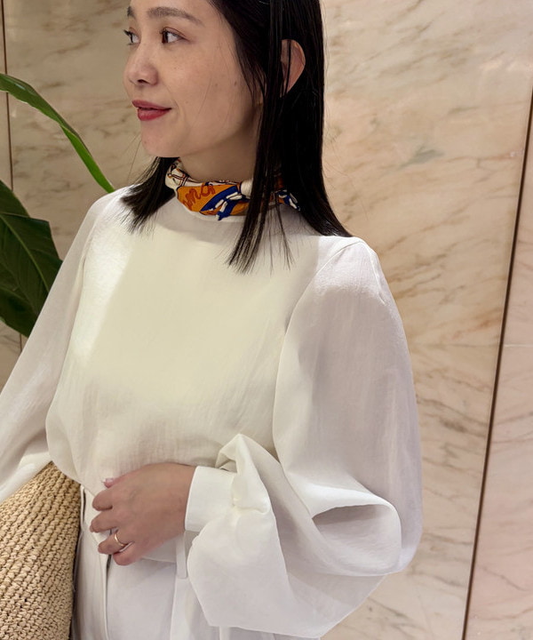 小笠原 楓さんの「BEAMS WOMEN｜AK+1 / クルーネック リブ ブラウス」を使ったコーディネート