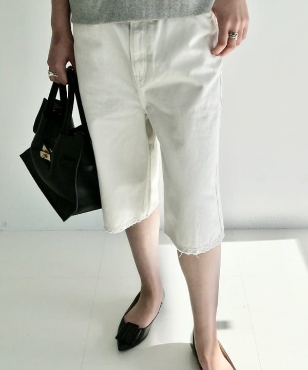 中丸　栞さんの「BEAMS WOMEN｜【別注】SLOANE / 裏毛 半袖 スウェット」を使ったコーディネート