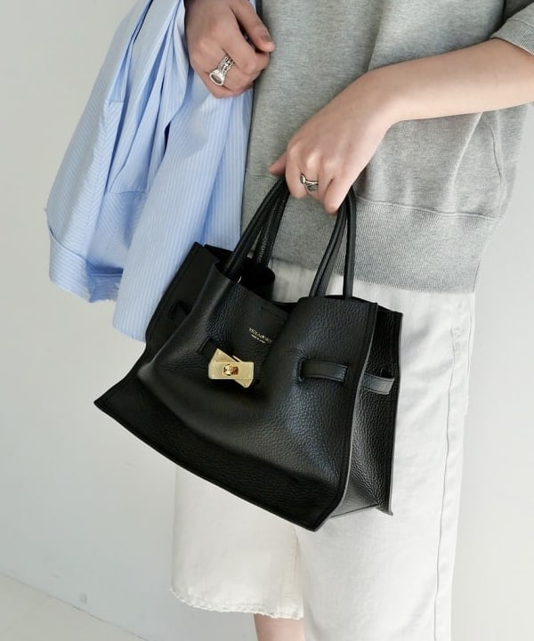 中丸　栞さんの「BEAMS WOMEN｜【別注】SLOANE / 裏毛 半袖 スウェット」を使ったコーディネート