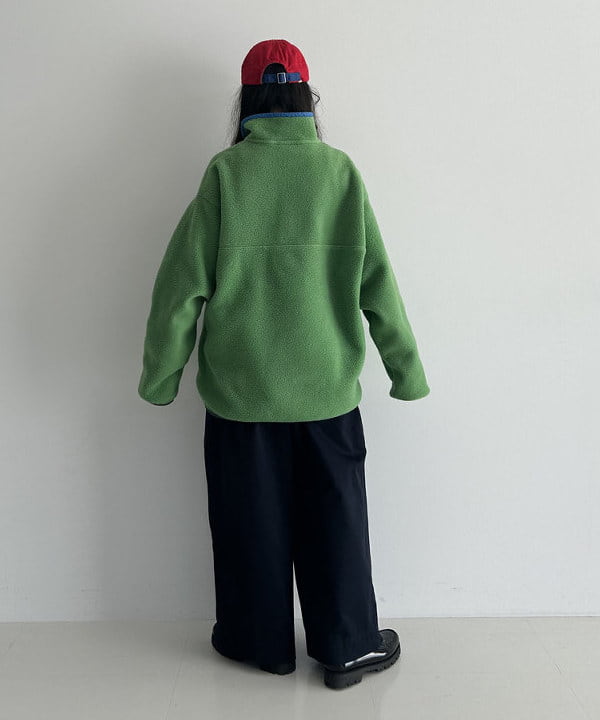 清水 彩乃さんの「BEAMS WOMEN｜ワイド タック チノ パンツ」を使ったコーディネート