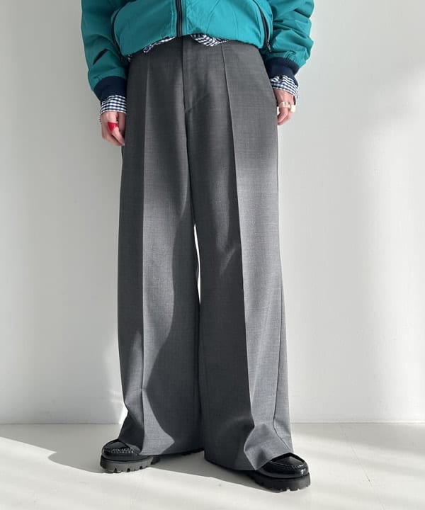 清水 彩乃さんの「BEAMS WOMEN｜100/2 ギンガムチェック ボタンダウン シャツ」を使ったコーディネート