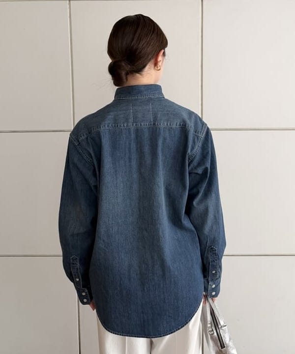 大浦 栞さんの「BEAMS WOMEN｜AK+1 / 8オンス ウォッシュド シャツ」を使ったコーディネート