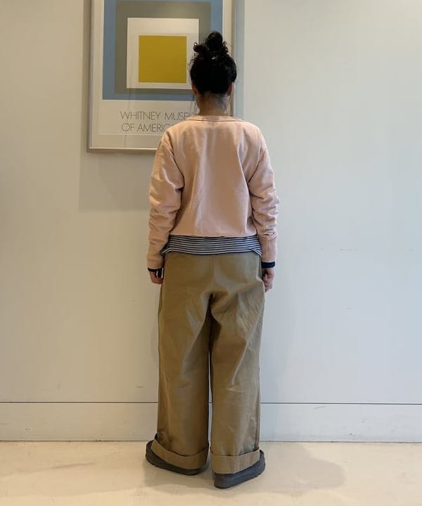 清水 彩乃さんの「BEAMS WOMEN｜ワイド タック チノ パンツ」を使ったコーディネート
