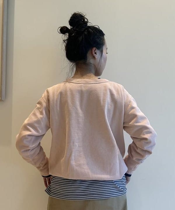 清水 彩乃さんの「BEAMS WOMEN｜ワイド タック チノ パンツ」を使ったコーディネート