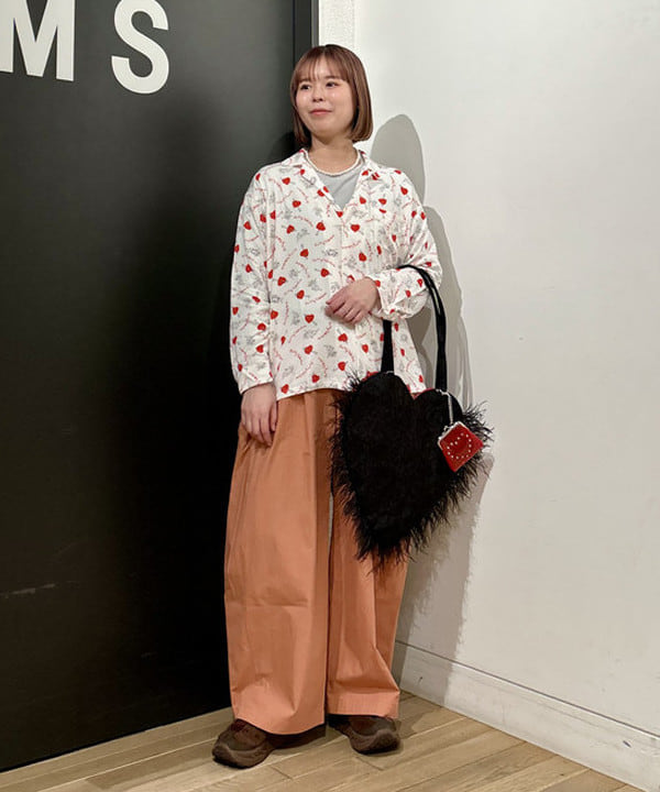 早川 萌子さんの「BEAMS WOMEN｜【別注】PENNEY'S / 総柄 シャツ」を使ったコーディネート