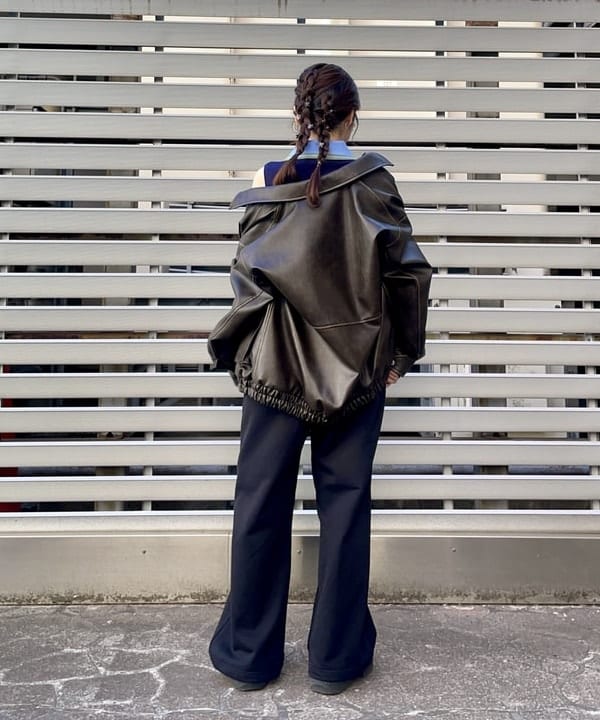 カタヤマ アヤさんの「BEAMS WOMEN｜フェイクレザー フライト ジャケット」を使ったコーディネート