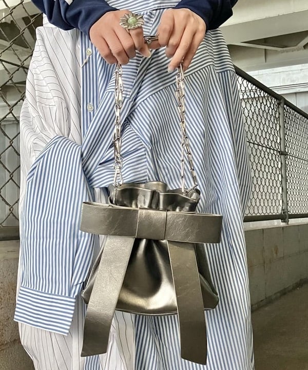 みやさかさんの「BEAMS WOMEN｜フェード ダメージ デニムパンツ 【ワイドストレートフィット】」を使ったコーディネート