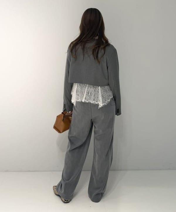 松本 佳菜子さんの「BEAMS WOMEN｜2ボタン W クロップド ジャケット」を使ったコーディネート