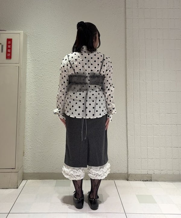 chikaさんの「BEAMS WOMEN｜ドット クリンクル フリル シャツ」を使ったコーディネート