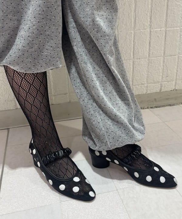 山本 里南さんの「BEAMS WOMEN｜ドット クリンクル フリル シャツ」を使ったコーディネート