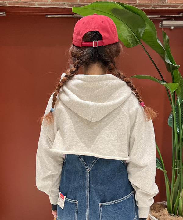 エノモト アミさんの「BEAMS WOMEN｜スウェット ボレロ」を使ったコーディネート