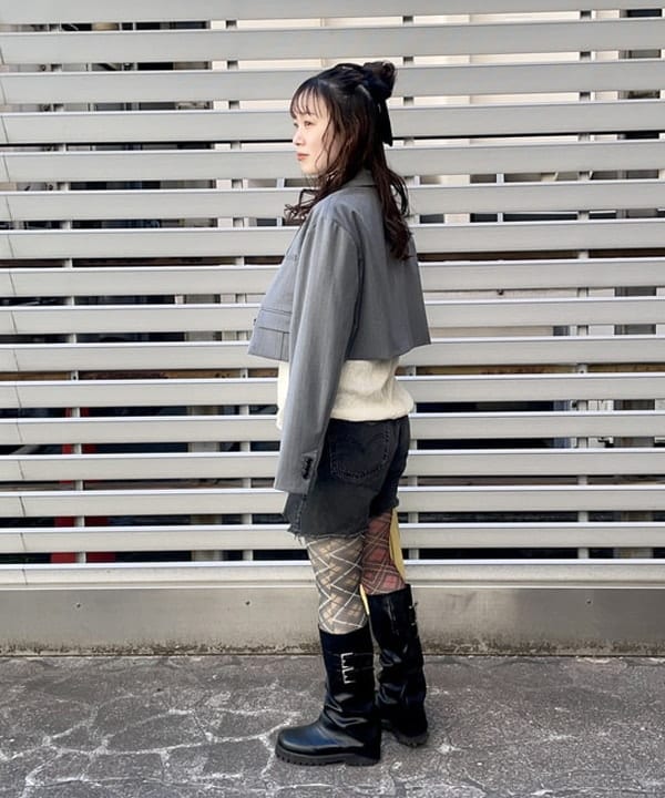 カタヤマ アヤさんの「BEAMS WOMEN｜2ボタン W クロップド ジャケット」を使ったコーディネート