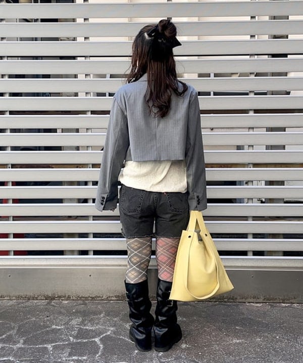 カタヤマ アヤさんの「BEAMS WOMEN｜2ボタン W クロップド ジャケット」を使ったコーディネート