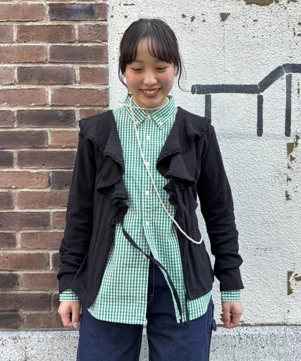 アベアミさんの「BEAMS WOMEN｜ラッフル カーディガン」を使ったコーディネート