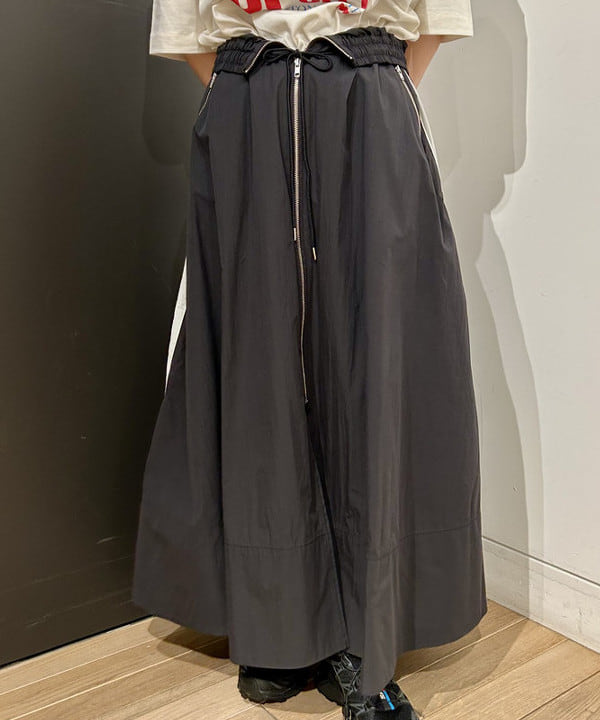 早川 萌子さんの「BEAMS WOMEN｜フリル ジャージ ブルゾン」を使ったコーディネート