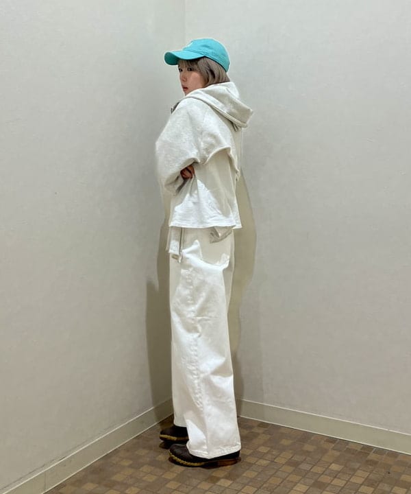 小原 もこさんの「BEAMS WOMEN｜スウェット ボレロ」を使ったコーディネート