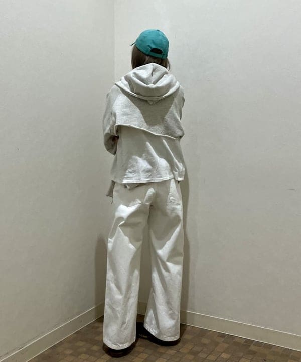 小原 もこさんの「BEAMS WOMEN｜スウェット ボレロ」を使ったコーディネート