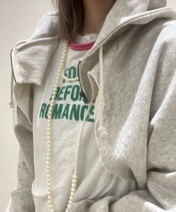 小原 もこさんの「BEAMS WOMEN｜スウェット ボレロ」を使ったコーディネート
