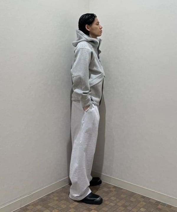 配島 孝明さんの「BEAMS WOMEN｜バルーン ワイド スウェットパンツ」を使ったコーディネート