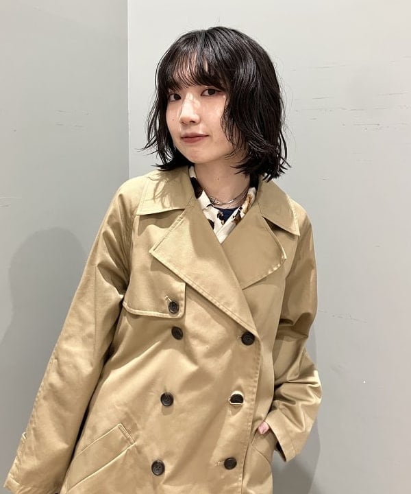 加歩さんの「BEAMS WOMEN｜オーバーサイズ ハーフ トレンチ コート」を使ったコーディネート