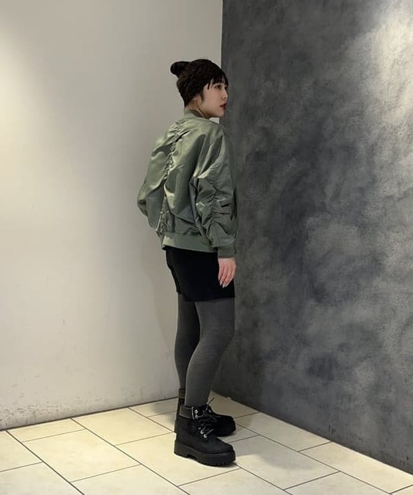 星野 真依さんの「BEAMS WOMEN｜ギャザー アーム MA-1」を使ったコーディネート