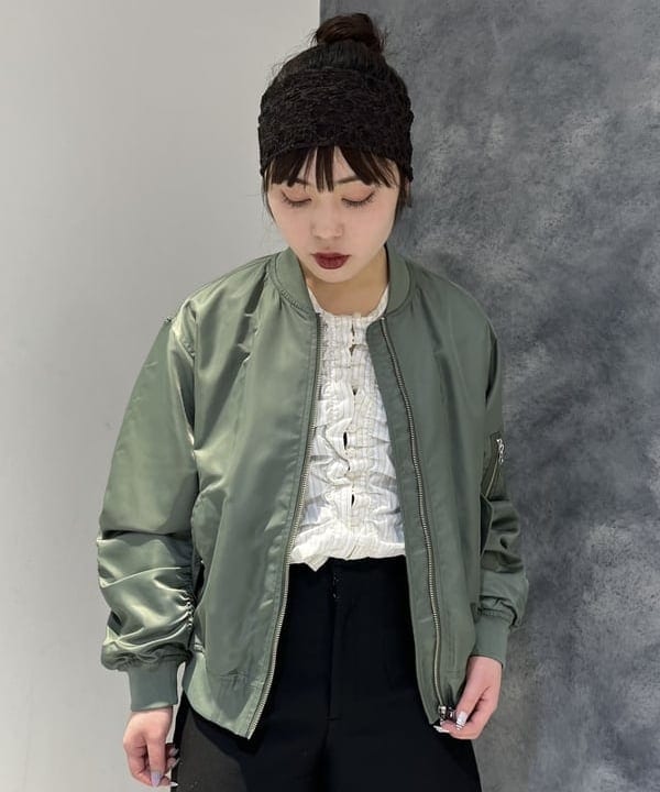 星野 真依さんの「BEAMS WOMEN｜ギャザー アーム MA-1」を使ったコーディネート