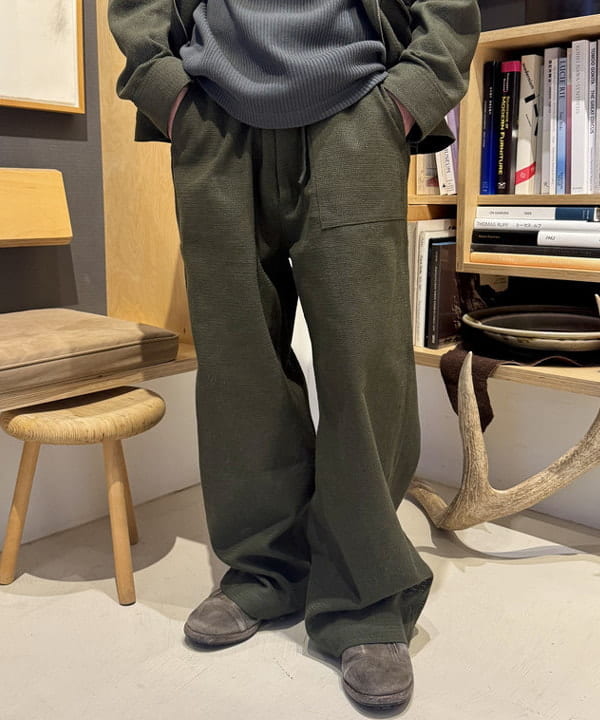 Ryohei Takataさんの「BEAMS WOMEN｜【別注】UNIVERSAL OVERALL / MESH CRAZY BAKER PANTS」を使ったコーディネート