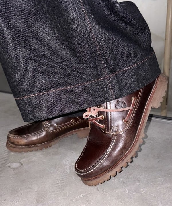 大野 滉太さんの「BEAMS WOMEN｜ワイドショートフィット ゴートレザー ジップブルゾン」を使ったコーディネート