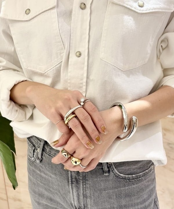 AONO SHIKAMAさんの「BEAMS WOMEN｜AK+1 / 8オンス ウォッシュド シャツ」を使ったコーディネート