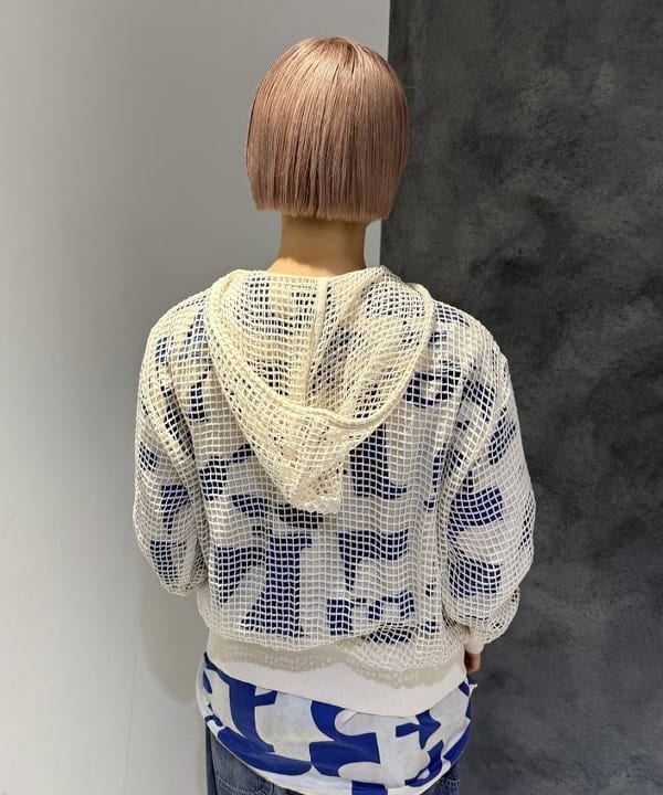 yokoyama shionさんの「BEAMS WOMEN｜ビッグ メッシュ フーディー」を使ったコーディネート